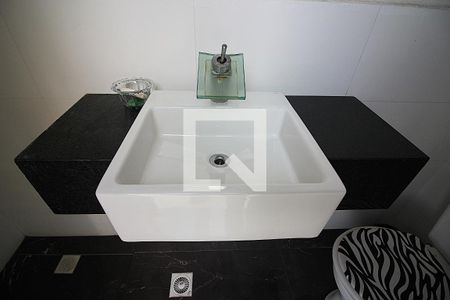 Casa para alugar com 250m², 4 quartos e 2 vagasBanheiro de serviço