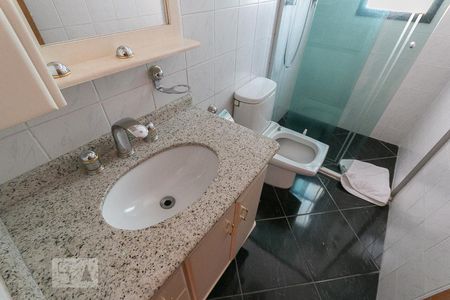 Apartamento à venda com 95m², 3 quartos e 2 vagasBanheiro da suíte