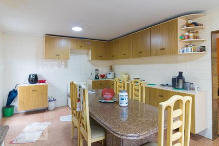 Casa à venda com 440m², 5 quartos e 8 vagas Casa à venda com 440m², 5 quartos e 8 vagasCozinha