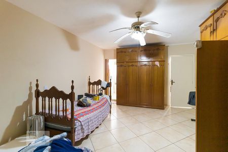 Casa à venda com 440m², 5 quartos e 8 vagas Casa à venda com 440m², 5 quartos e 8 vagasSuíte