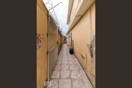 Casa à venda com 440m², 5 quartos e 8 vagas Casa à venda com 440m², 5 quartos e 8 vagasCorredor lateral