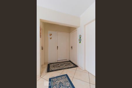 Casa à venda com 440m², 5 quartos e 8 vagas Casa à venda com 440m², 5 quartos e 8 vagasHall