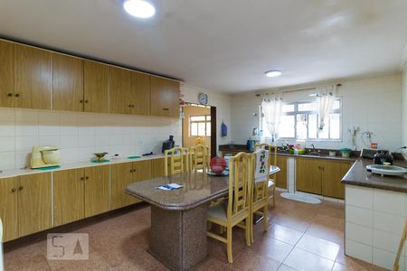 Casa à venda com 440m², 5 quartos e 8 vagas Casa à venda com 440m², 5 quartos e 8 vagasCozinha