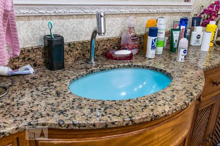 Apartamento à venda com 98m², 3 quartos e 1 vagaBanheiro - Detalhe da pia