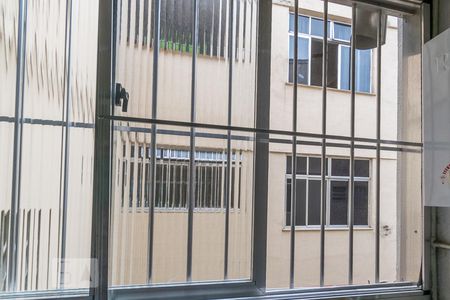 Apartamento à venda com 98m², 3 quartos e 1 vagaVista da área de serviço com tela  mosquiteiro