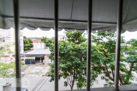 Apartamento à venda com 98m², 3 quartos e 1 vagaVista do quarto 2 com tela mosquiteiro