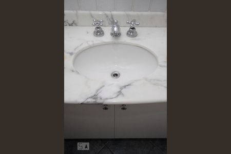 Banheiro de apartamento para alugar com 3 quartos, 100m² em Santa Cecília, São Paulo