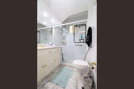 Apartamento à venda com 200m², 3 quartos e 1 vagaBanheiro Suite.