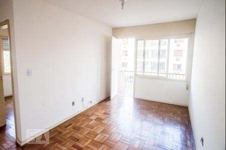 Sala de apartamento para alugar com 1 quarto, 67m² em Passo da Areia, Porto Alegre