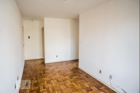 Sala de apartamento para alugar com 1 quarto, 67m² em Passo da Areia, Porto Alegre