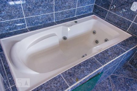 Casa à venda com 252m², 3 quartos e 6 vagas Casa à venda com 252m², 3 quartos e 6 vagasBanheiro da suíte 1