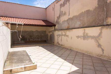 Casa à venda com 252m², 3 quartos e 6 vagas Casa à venda com 252m², 3 quartos e 6 vagasQuintal