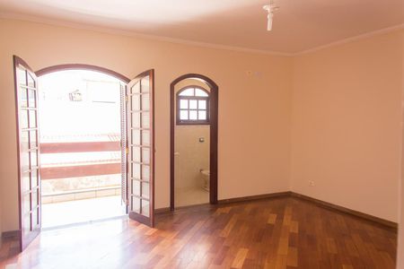 Casa à venda com 252m², 3 quartos e 6 vagas Casa à venda com 252m², 3 quartos e 6 vagasSuíte 3