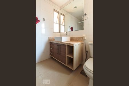 Apartamento à venda com 180m², 3 quartos e 2 vagas Apartamento à venda com 180m², 3 quartos e 2 vagasBanheiro do Quarto 2