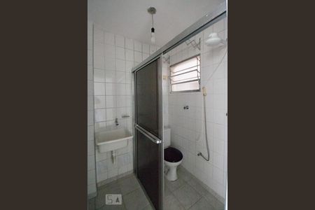 Banheiro de apartamento para alugar com 1 quarto, 45m² em Vila Buarque, São Paulo