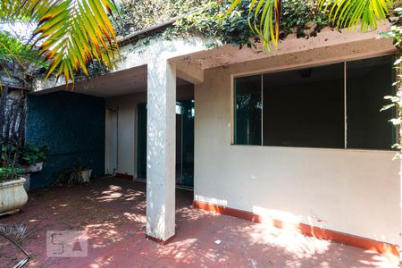 Casa à venda com 160m², 3 quartos e 8 vagasEntrada
