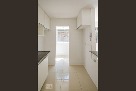 Cozinha de apartamento para alugar com 2 quartos, 65m² em Buritis, Belo Horizonte