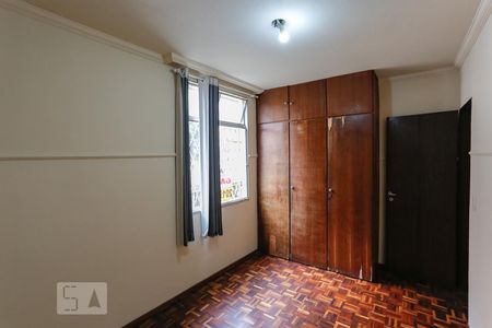 Quarto 2 de apartamento para alugar com 2 quartos, 70m² em Carlos Prates, Belo Horizonte
