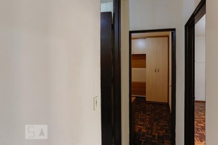 Corredor de apartamento para alugar com 2 quartos, 70m² em Carlos Prates, Belo Horizonte