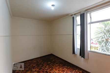Quarto 2 de apartamento para alugar com 2 quartos, 70m² em Carlos Prates, Belo Horizonte