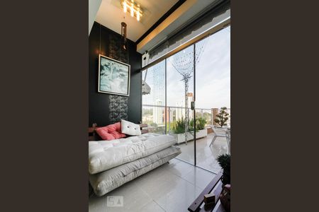 Casa à venda com 275m², 4 quartos e 4 vagas Casa à venda com 275m², 4 quartos e 4 vagasSala