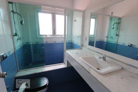 Casa para alugar com 463m², 4 quartos e 6 vagassuite