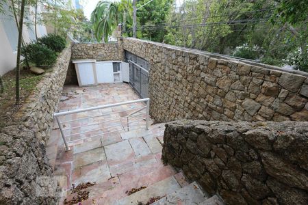 Casa para alugar com 463m², 4 quartos e 6 vagasfrente 