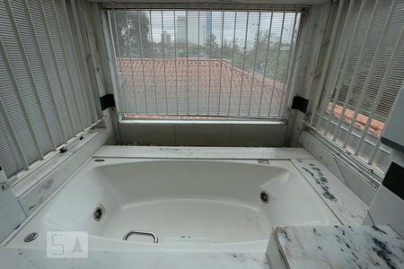 Casa para alugar com 463m², 4 quartos e 6 vagassuite 2