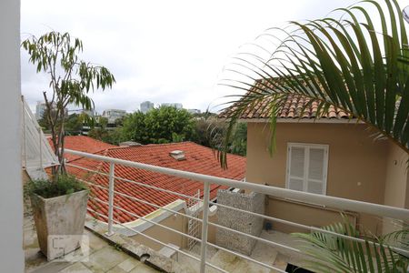 Casa para alugar com 463m², 4 quartos e 6 vagasedicula