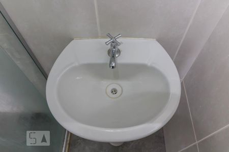 Pia do banheiro de apartamento para alugar com 2 quartos, 64m² em Gopoúva, Guarulhos