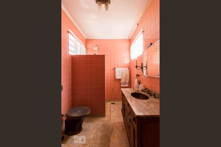 Casa à venda com 240m², 3 quartos e 3 vagas Casa à venda com 240m², 3 quartos e 3 vagasBanheiro