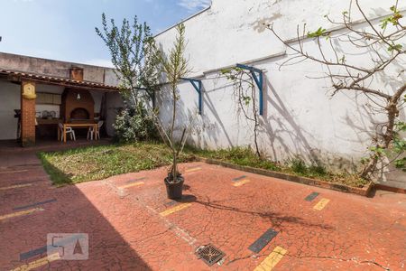 Casa à venda com 240m², 3 quartos e 3 vagas Casa à venda com 240m², 3 quartos e 3 vagasÁrea externa