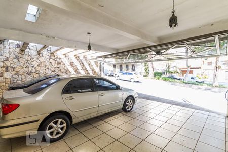 Casa à venda com 240m², 3 quartos e 3 vagas Casa à venda com 240m², 3 quartos e 3 vagasGaragem