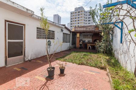 Casa à venda com 240m², 3 quartos e 3 vagas Casa à venda com 240m², 3 quartos e 3 vagasÁrea externa