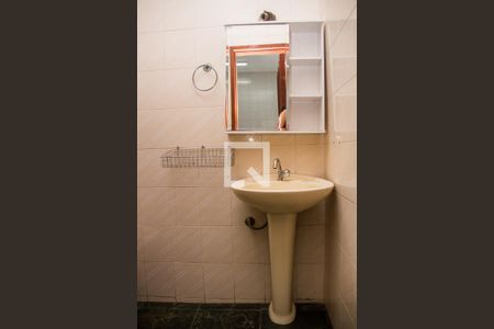 Casa de condomínio para alugar com 80m², 2 quartos e 1 vagaBanheiro Social