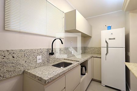 Sala/Cozinha de apartamento à venda com 1 quarto, 45m² em Auxiliadora, Porto Alegre