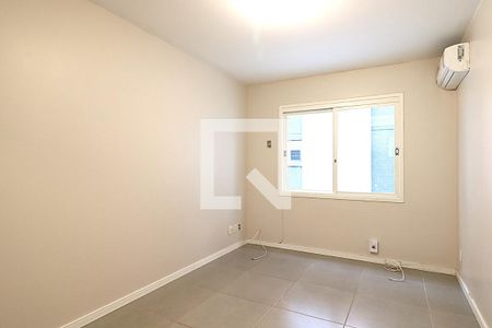 Sala de apartamento à venda com 1 quarto, 45m² em Auxiliadora, Porto Alegre