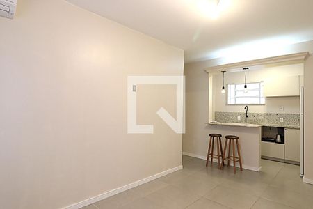 Sala de apartamento à venda com 1 quarto, 45m² em Auxiliadora, Porto Alegre