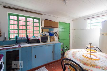 Casa à venda com 342m², 2 quartos e 2 vagas Casa à venda com 342m², 2 quartos e 2 vagasCozinha