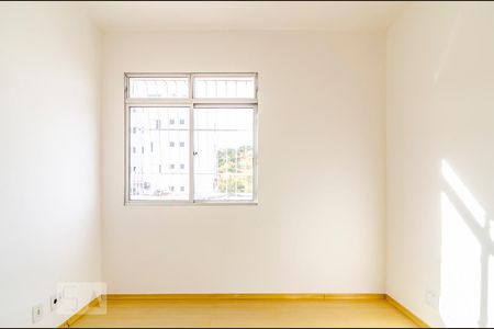 Quarto 1 de apartamento para alugar com 2 quartos, 75m² em Palmares, Belo Horizonte