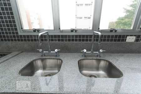 Apartamento à venda com 210m², 4 quartos e 3 vagas Apartamento à venda com 210m², 4 quartos e 3 vagasDetalhe da cozinha