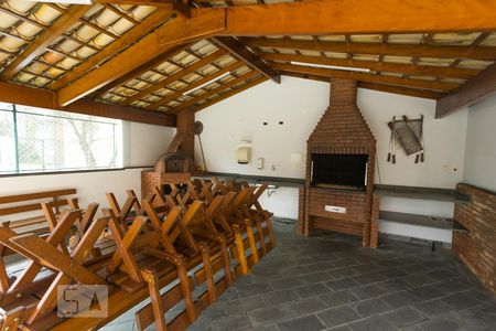 Apartamento à venda com 210m², 4 quartos e 3 vagas Apartamento à venda com 210m², 4 quartos e 3 vagasChurrasqueira e forno de pizza