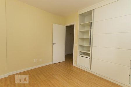 Apartamento à venda com 210m², 4 quartos e 3 vagas Apartamento à venda com 210m², 4 quartos e 3 vagasQuarto 2
