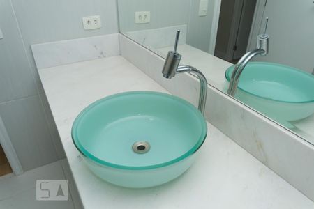 Apartamento à venda com 210m², 4 quartos e 3 vagas Apartamento à venda com 210m², 4 quartos e 3 vagasDetalhe do banheiro