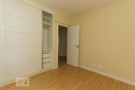 Apartamento à venda com 210m², 4 quartos e 3 vagas Apartamento à venda com 210m², 4 quartos e 3 vagasQuarto 1