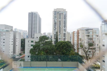 Apartamento à venda com 210m², 4 quartos e 3 vagas Apartamento à venda com 210m², 4 quartos e 3 vagasVista da varanda da suíte