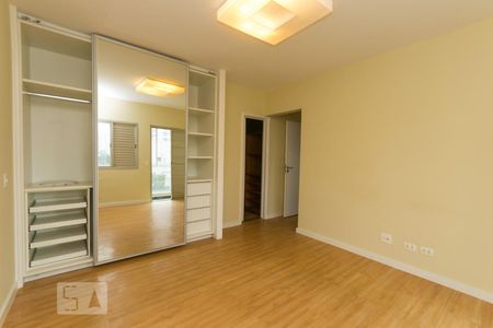 Apartamento à venda com 210m², 4 quartos e 3 vagas Apartamento à venda com 210m², 4 quartos e 3 vagasSuíte