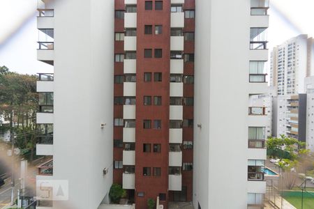 Apartamento à venda com 210m², 4 quartos e 3 vagas Apartamento à venda com 210m², 4 quartos e 3 vagasVista da janela do quarto 1
