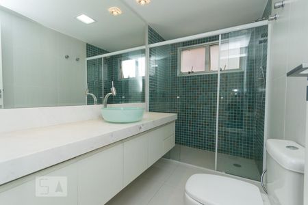 Apartamento à venda com 210m², 4 quartos e 3 vagas Apartamento à venda com 210m², 4 quartos e 3 vagasBanheiro