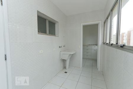 Apartamento à venda com 210m², 4 quartos e 3 vagas Apartamento à venda com 210m², 4 quartos e 3 vagasÁrea de serviço